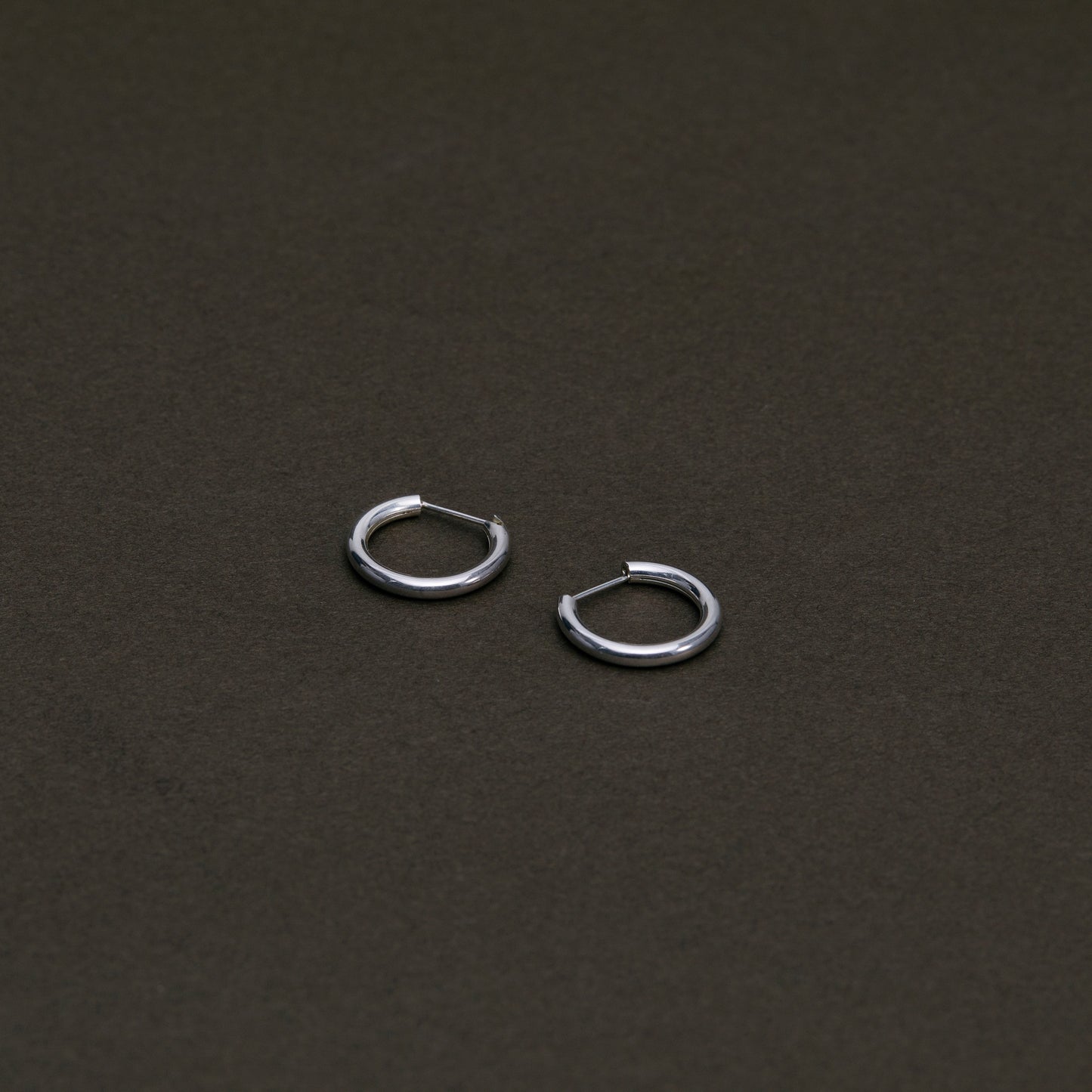 1515 Hollow hoops