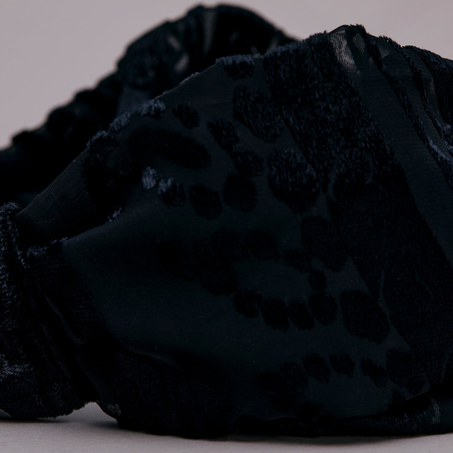 1521 Chocho Velvet Headband | Black