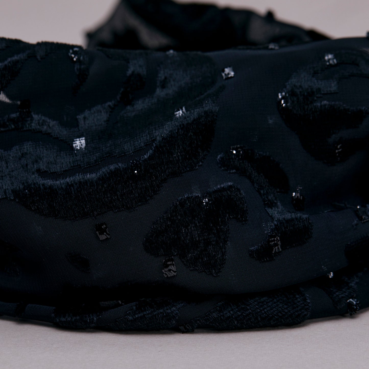 1521 Chocho Velvet Headband | Black