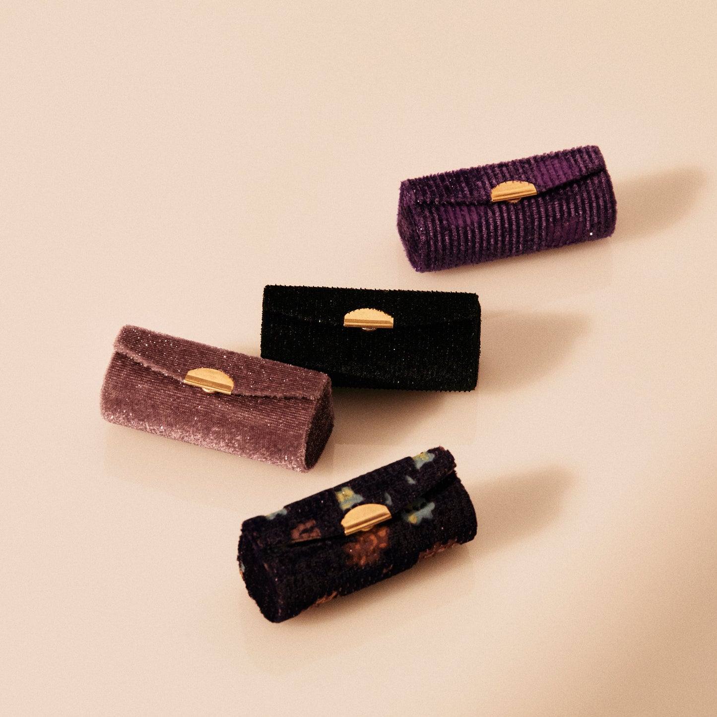 1524 Chocho Velvet Ring Case | Purple Flower