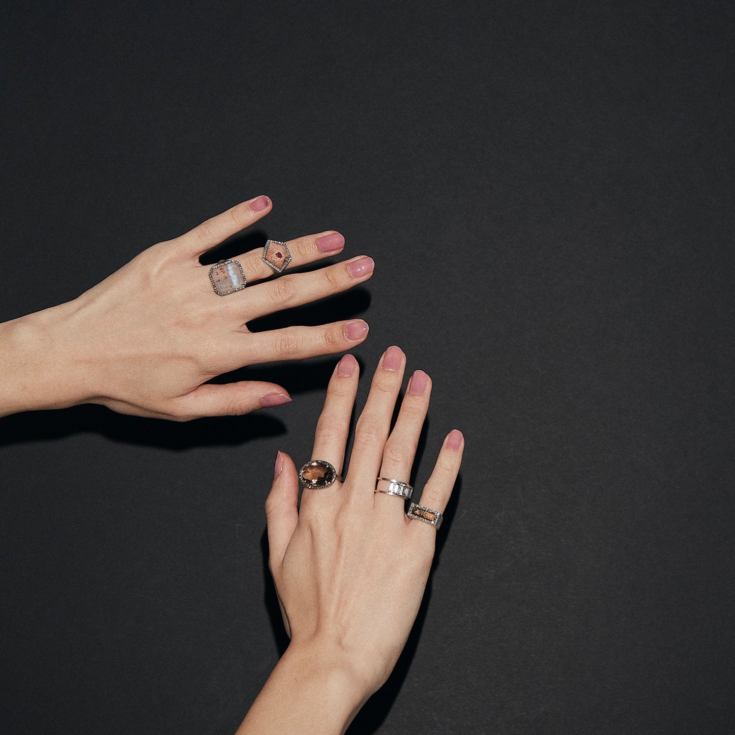 732 White Topaz | Hariri Ring