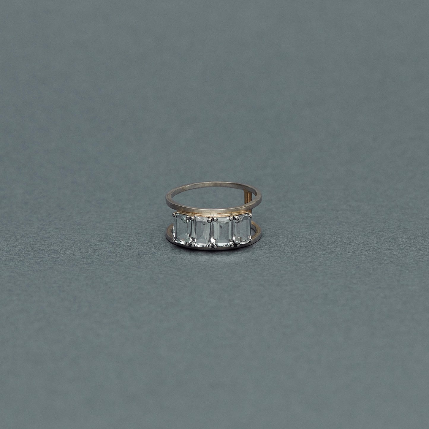732 White Topaz | Hariri Ring