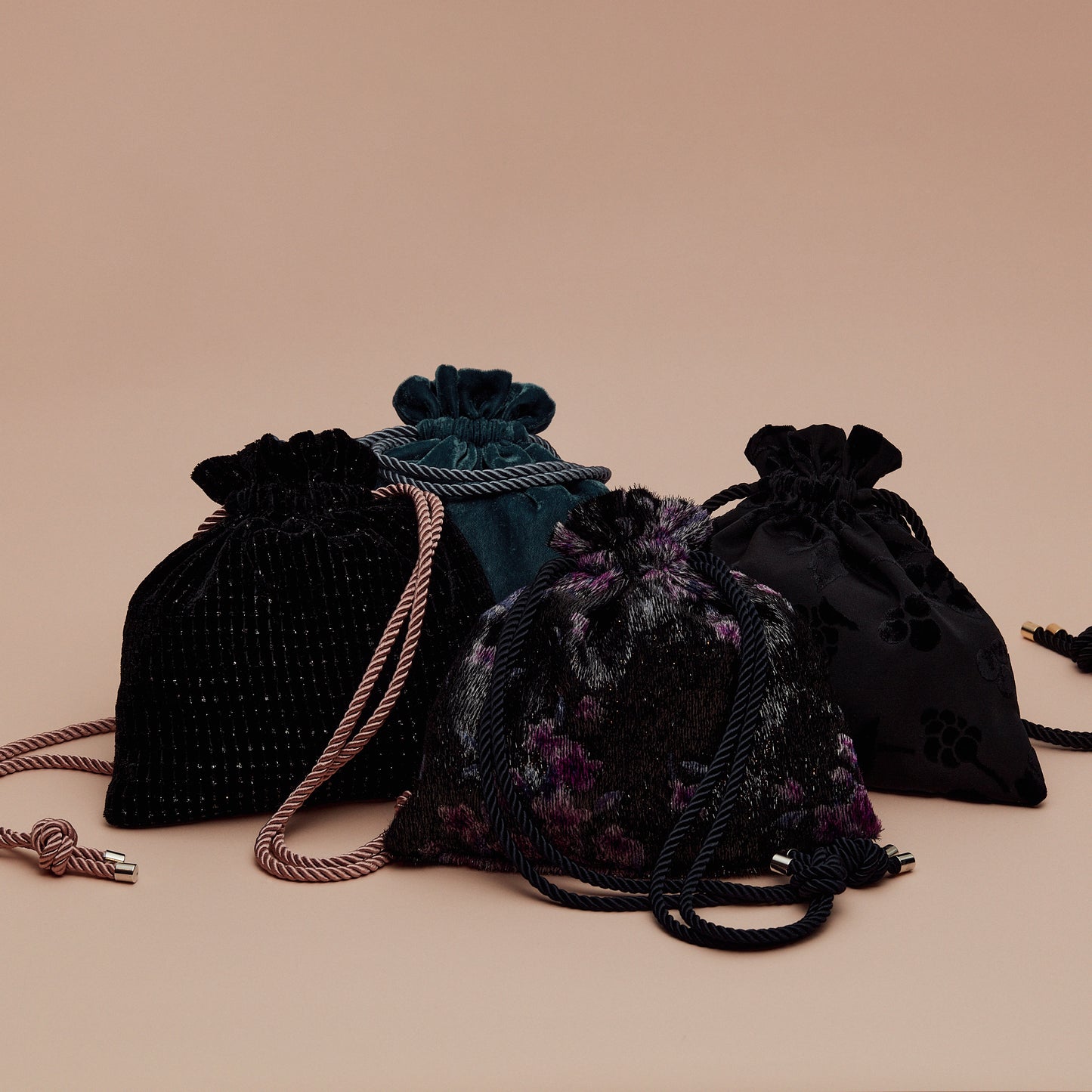 Chocho Velvet Purse | Purple Flower