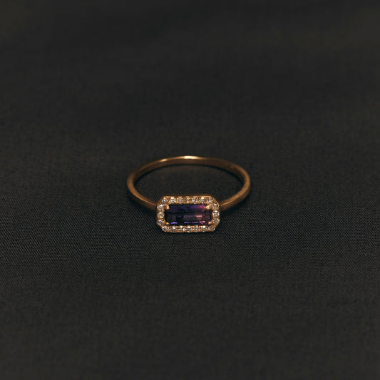 Windsor Sapphire | K18YG One of a Elia Ring