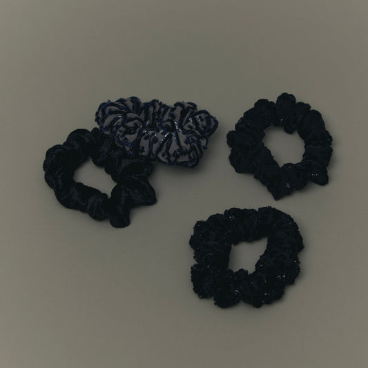 1848 Velvet Scrunchie S