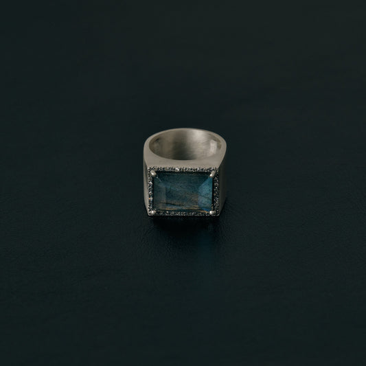 2486 Labradorite | Minya Pinky Ring