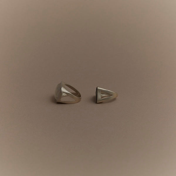 2218 Kutani porcelain 錦山窯 | One of a kind Mibu White Ring