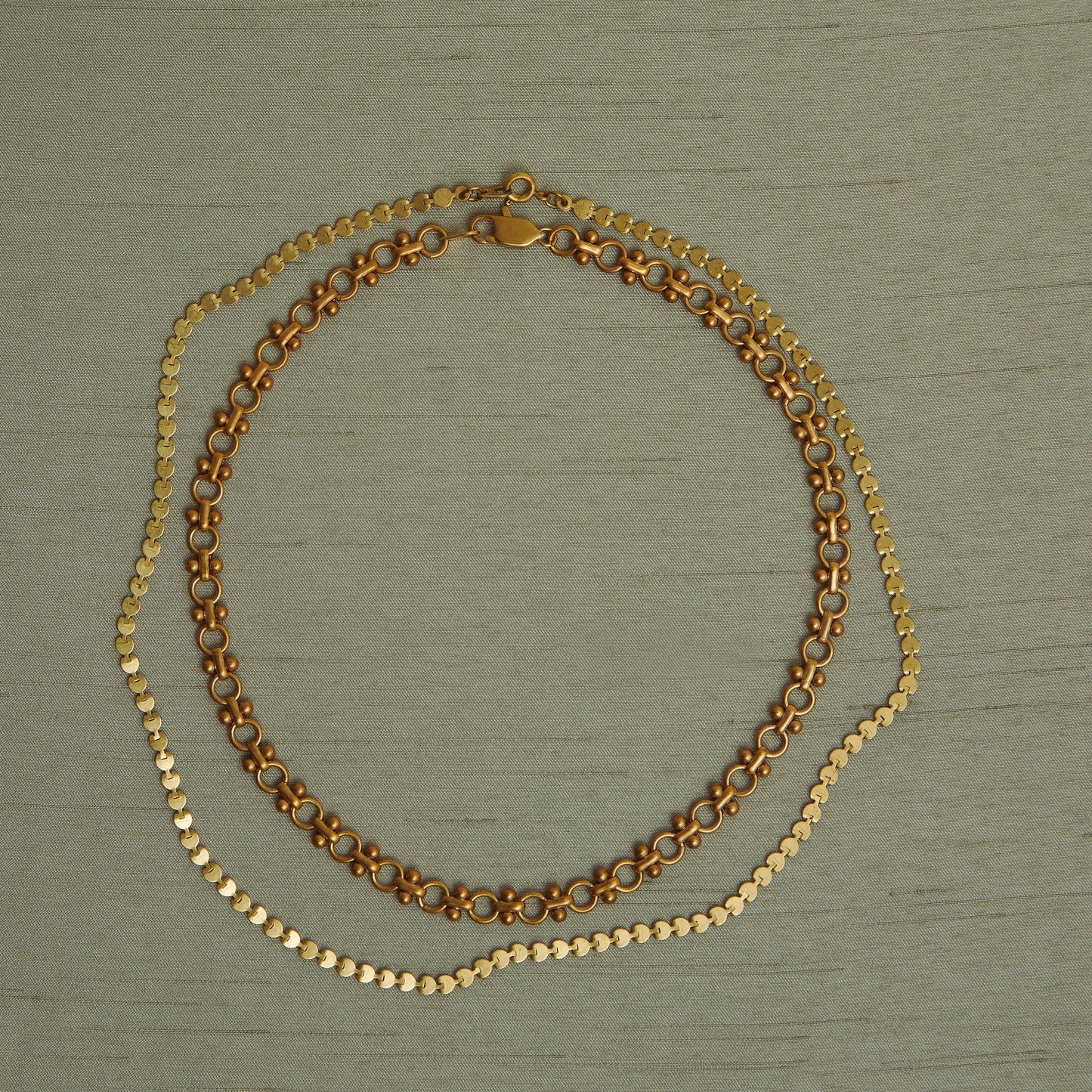 44 Vintage Bold Art Chain Choker