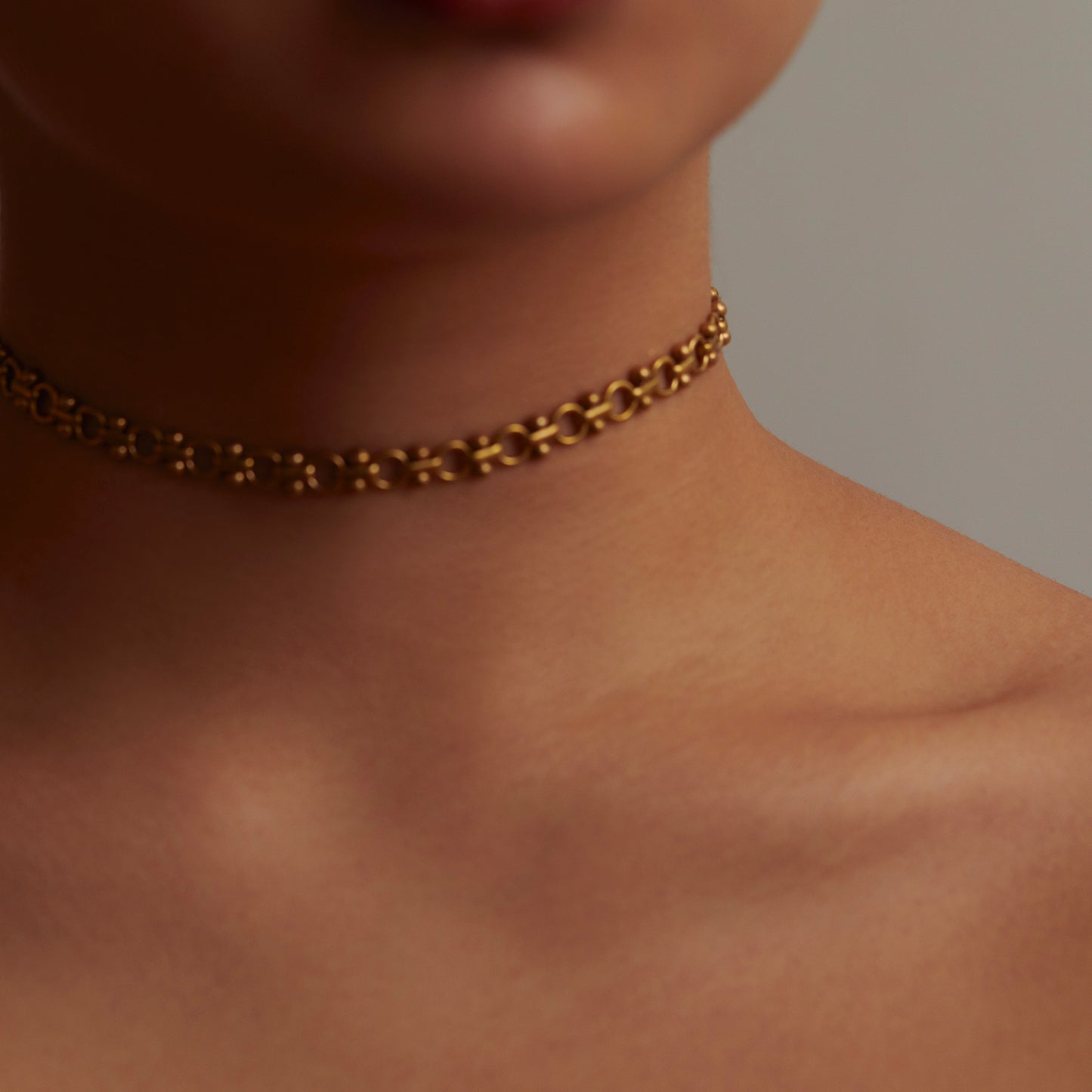 44 Vintage Bold Art Chain Choker
