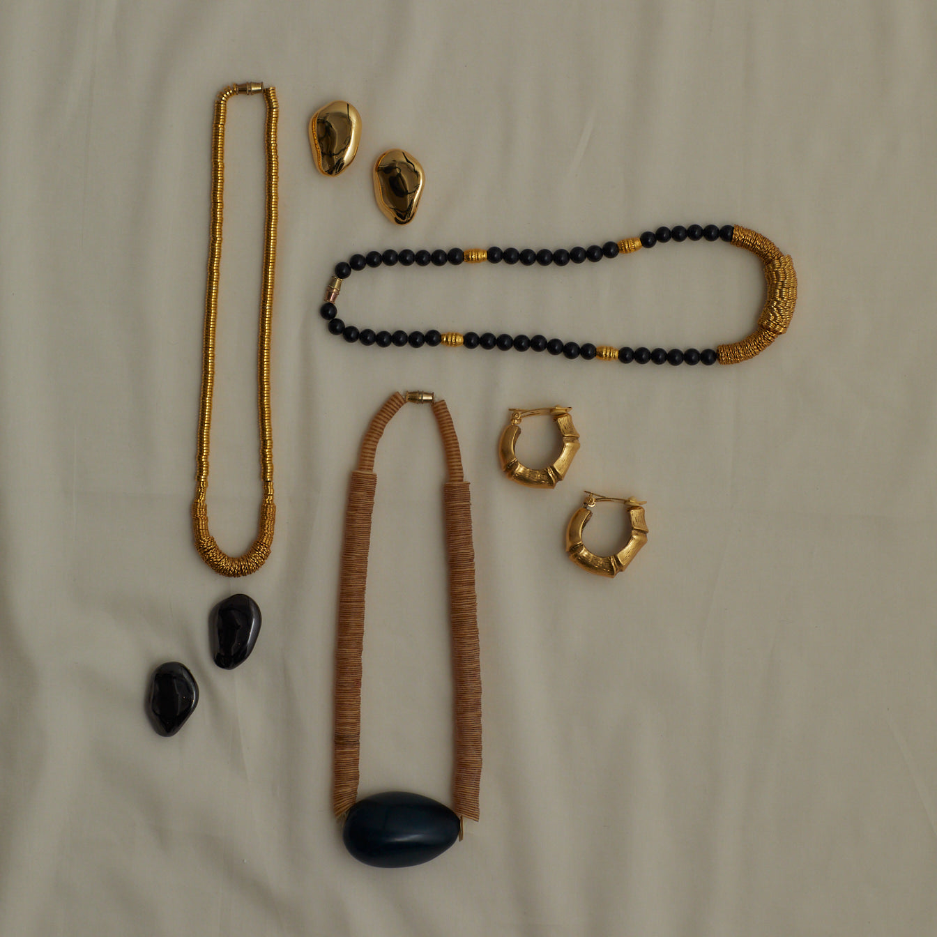 146 ‘70s Vintage Costume Jewelry