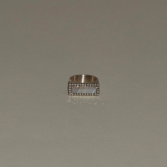 39 White Agate | Minya Pinky Ring