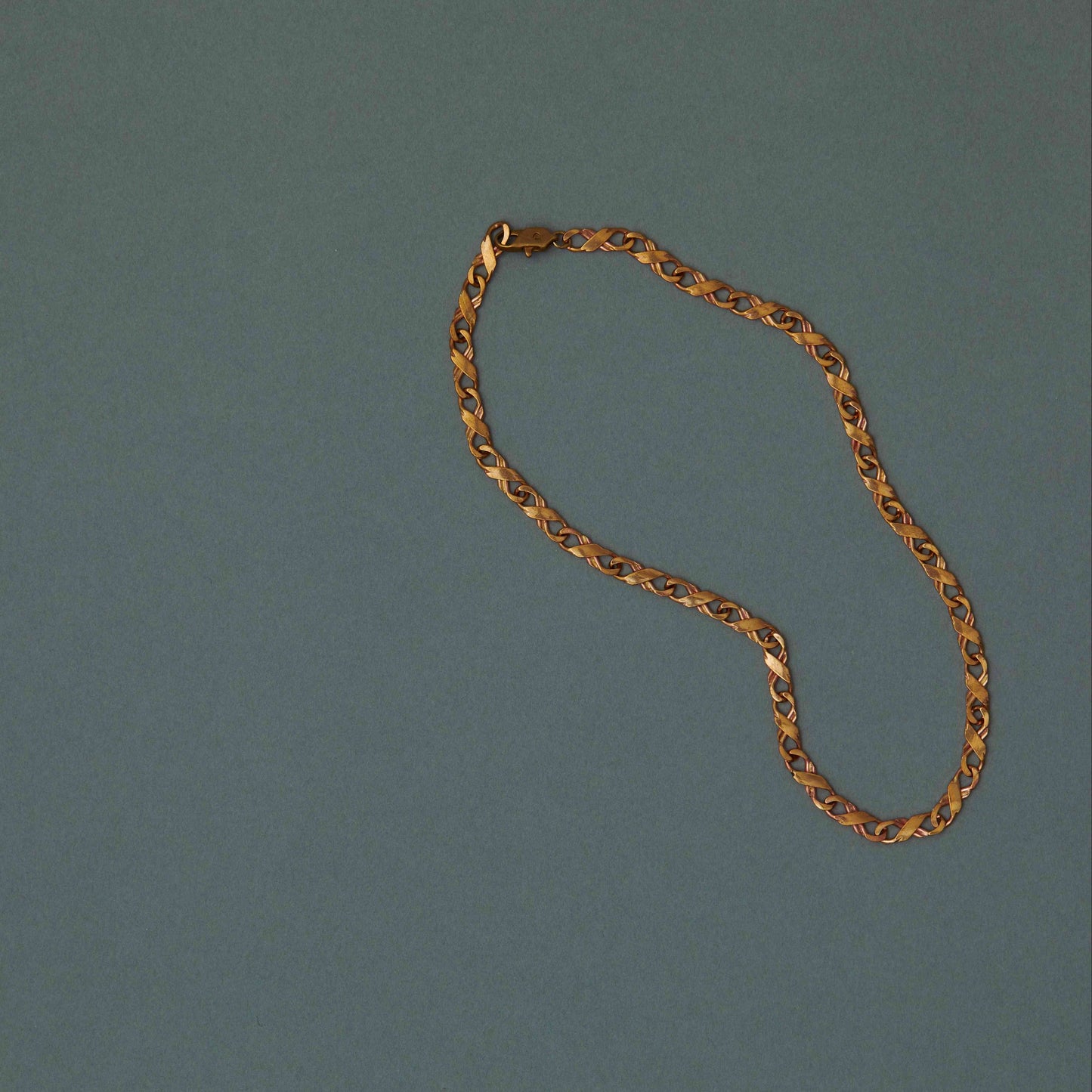54 Vintage Love X Chain Choker