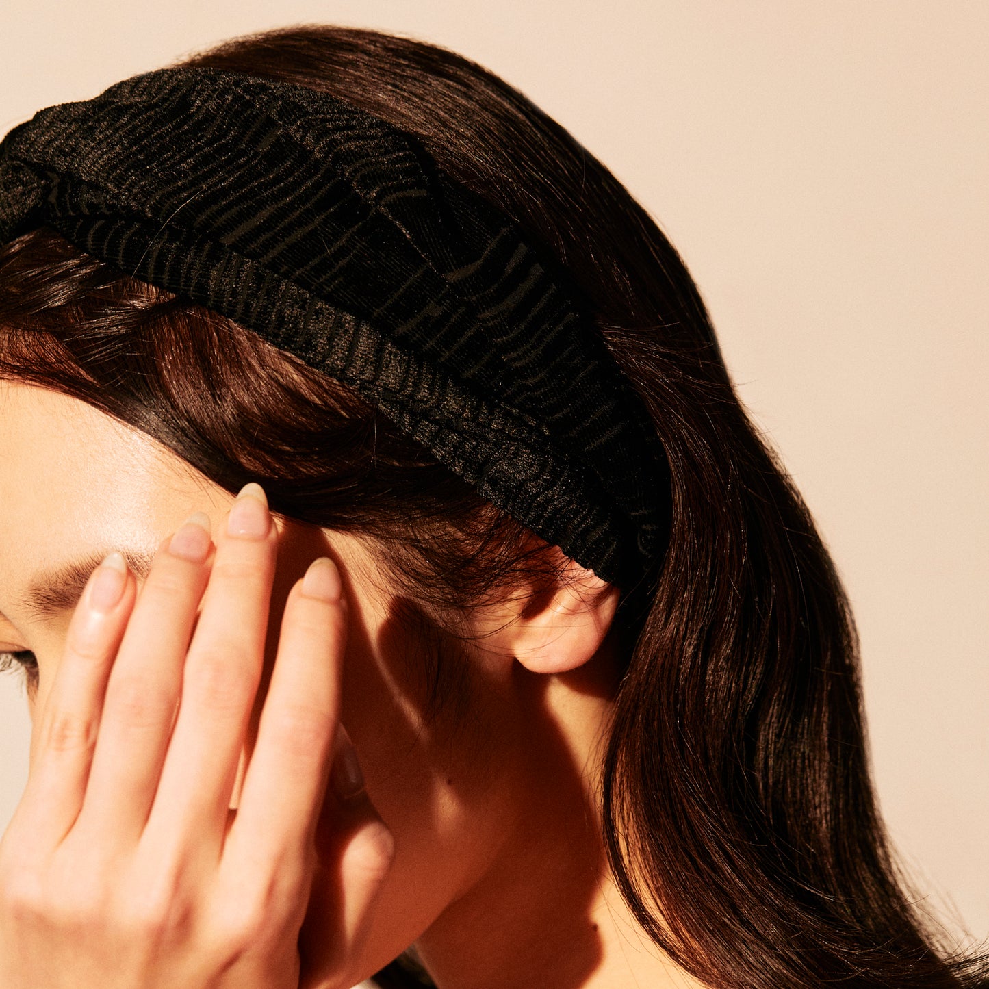 1521 杣長 Velvet Headband | Black