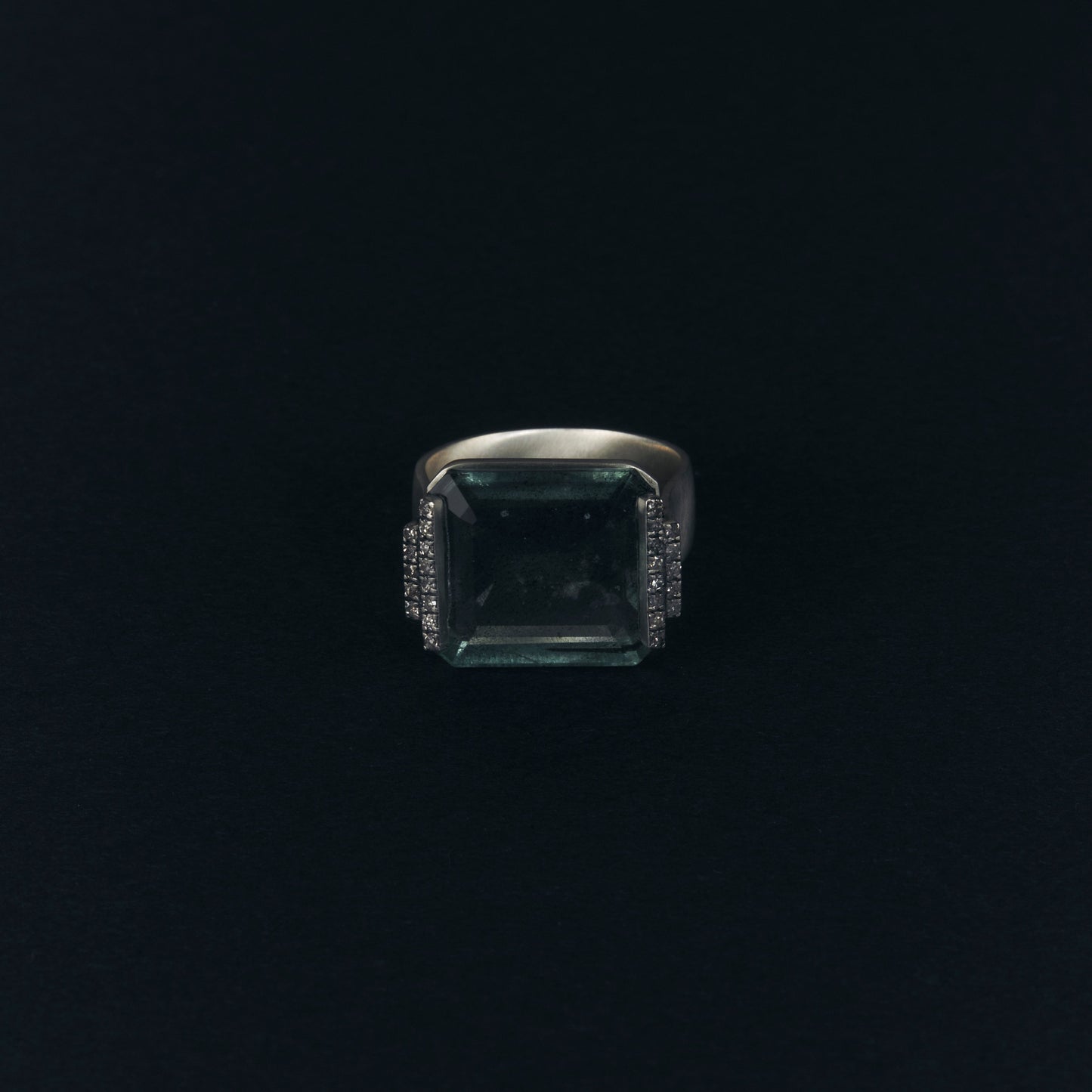 2139 Moss Aquamarine | Adlin Ring