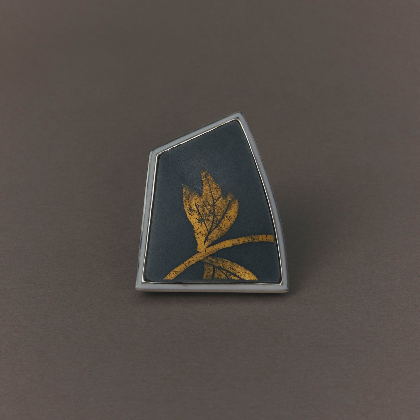 2215 Kutani porcelain 錦山窯 | One of a kind Mibu White Ring