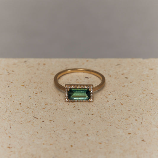 1787 Green Tourmaline | K18YG One of a Elia Ring
