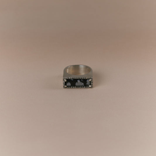 2678 Snowflake Obsidian | Minya Pinky Ring