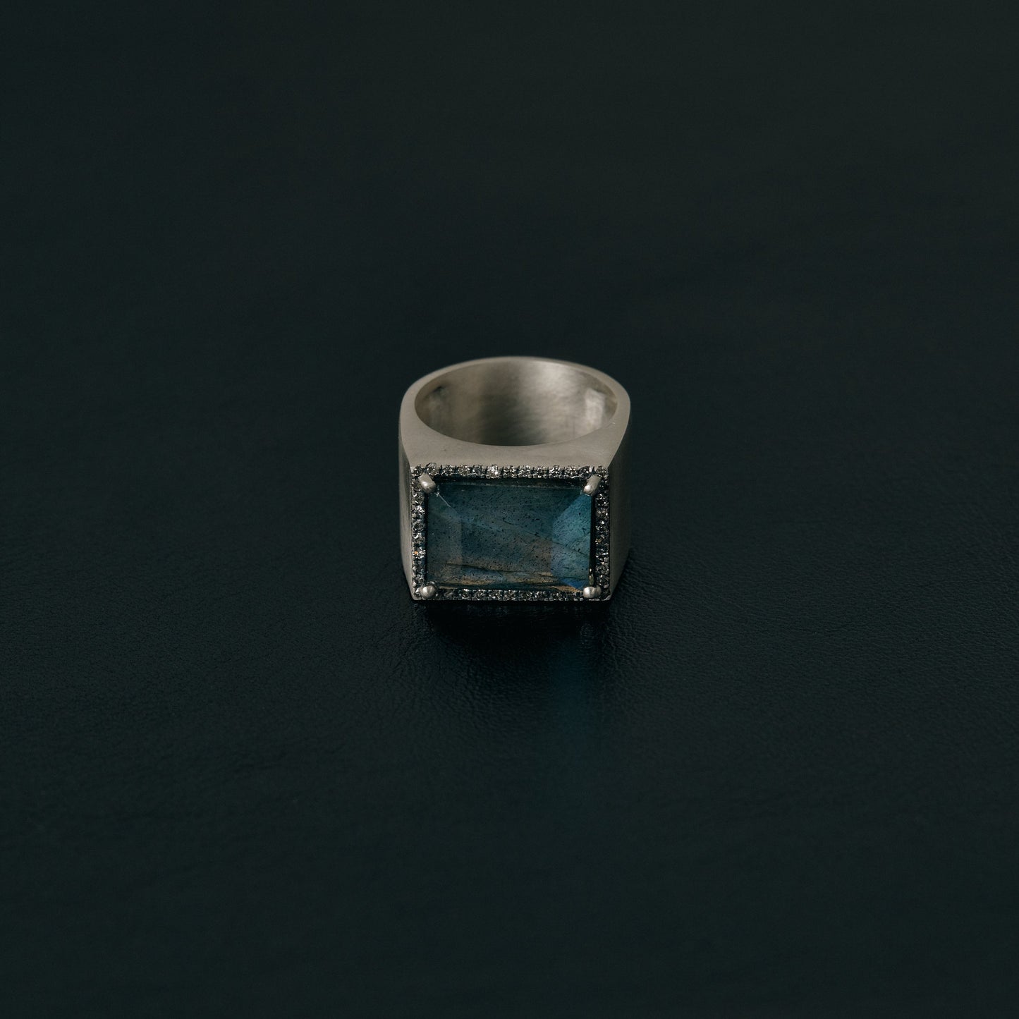2486 Labradorite | Minya Pinky Ring