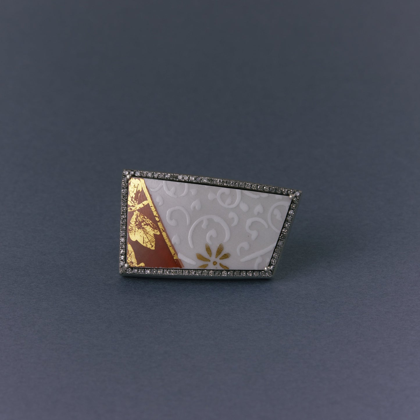 2704 Kutani porcelain 錦山窯 | One of a kind Canan Ring