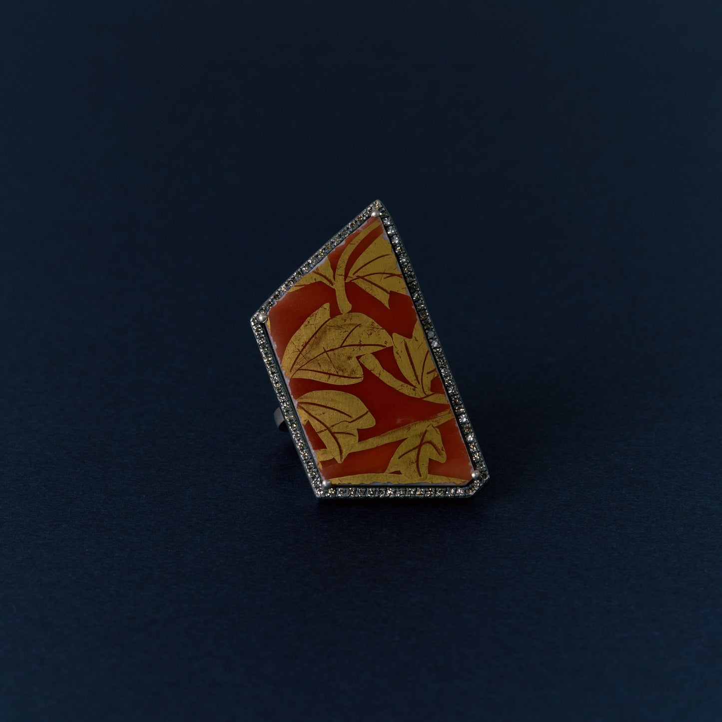 2768 Kutani porcelain 錦山窯 | One of a kind Reni Ring