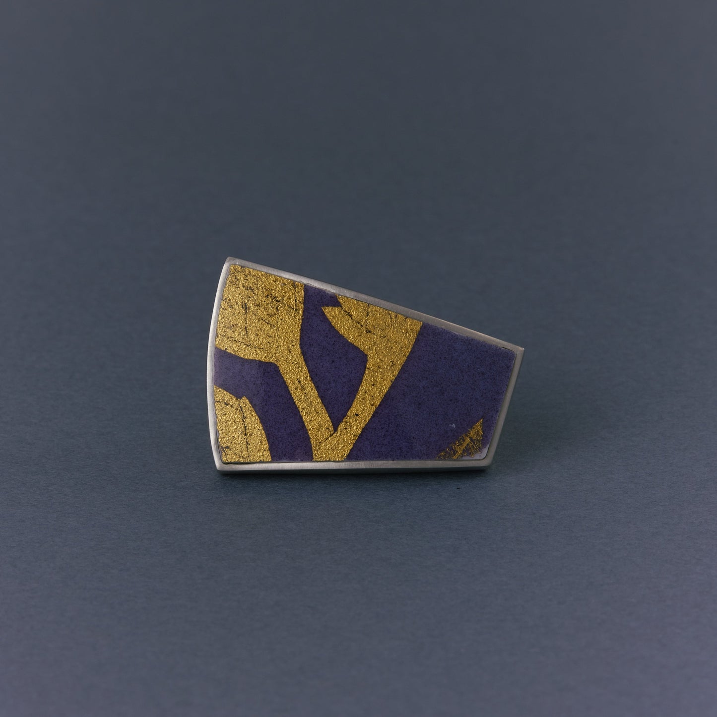 2806 Kutani porcelain 錦山窯 | One of a kind Gimel Ring