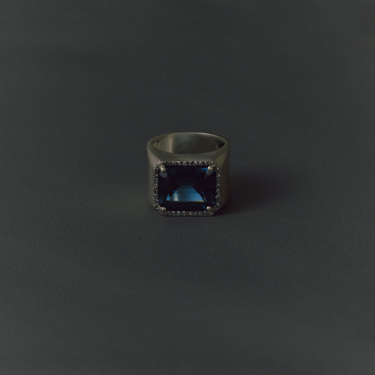3054 London Blue Topaz|Minya Pinky Ring