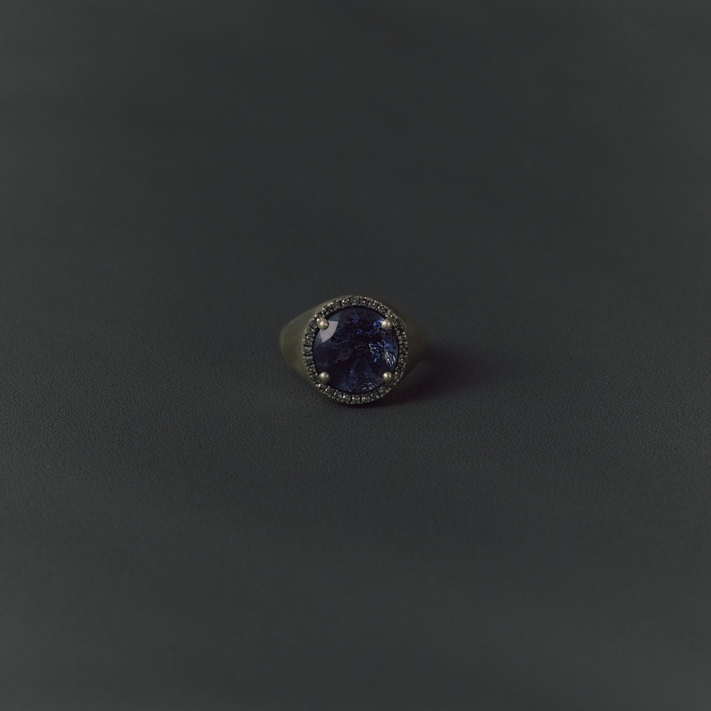 3086 Sun Iolite | Canan Pinky Ring