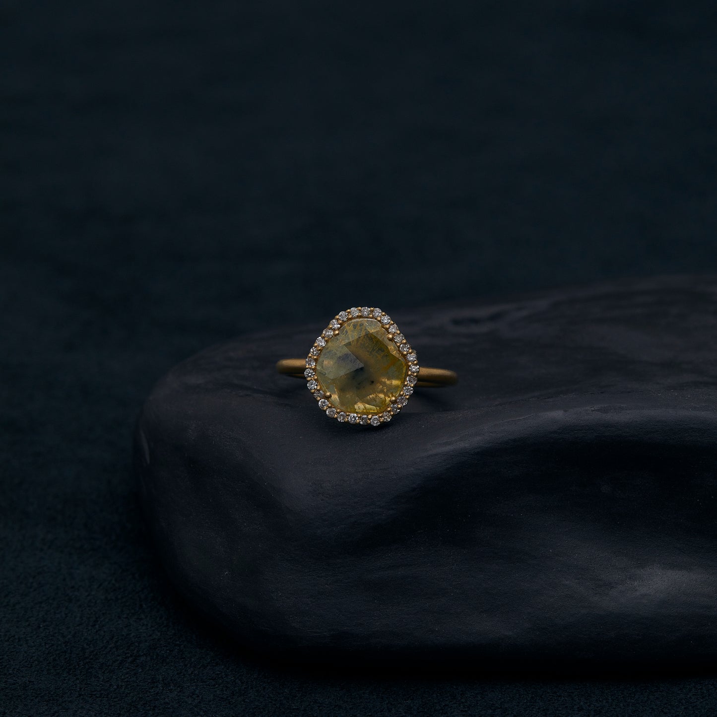 834 Yellow Slice Diamond | K18YG One of a Kind Elia Ring